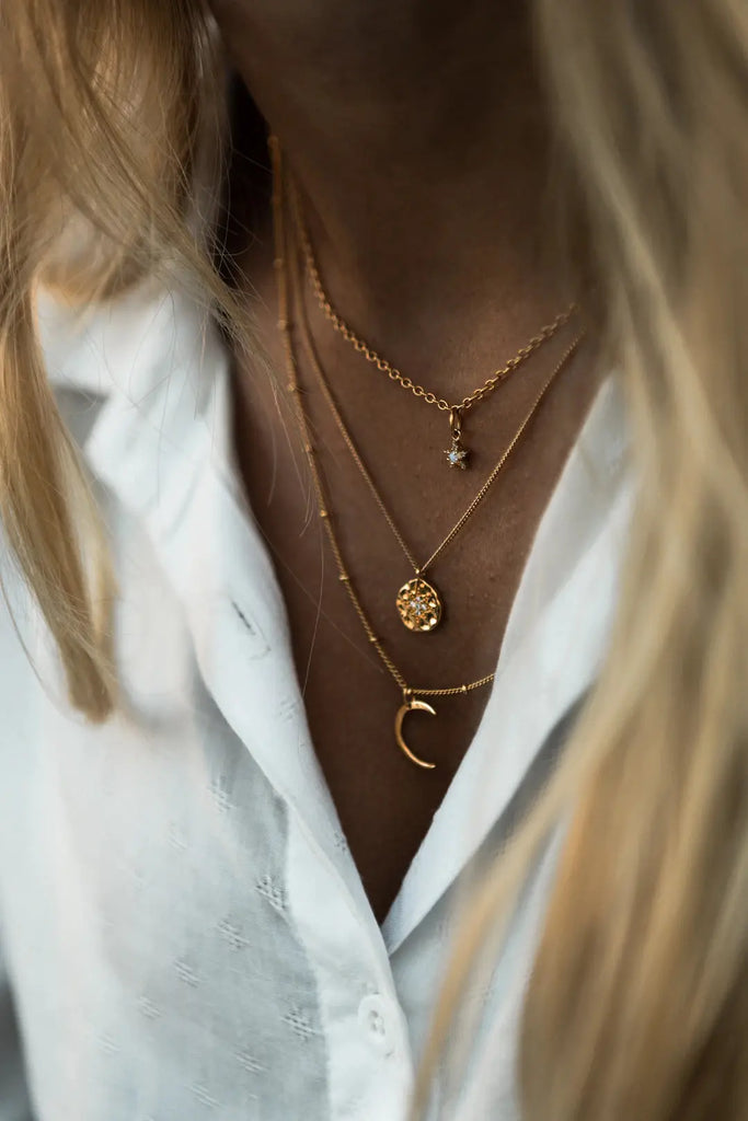 Effortlessly Style Black Tahitian Pearls in Daily Outfits