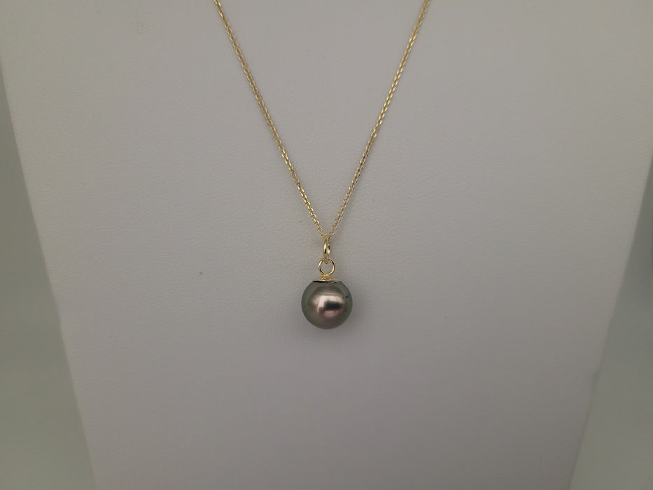 Pendant of a Tahiti Pearl AAA 9 mm Round dark Color 18K Gold