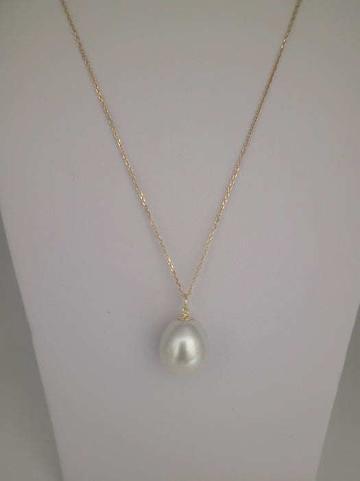 South Sea Pearl Tear-Drop 17 x 15 mm with High Luster