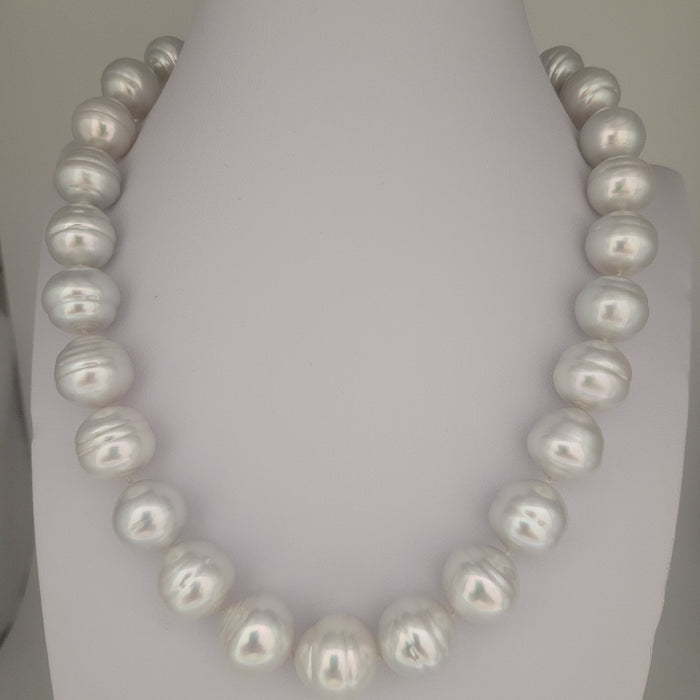 South Sea Pearls necklace 13-14 mm very high Luster 18K Gold clasp ...