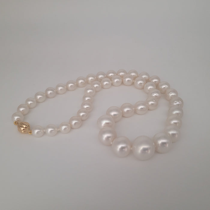 White South Sea Pearls Near-Round High Luster 18K Gold Clasp