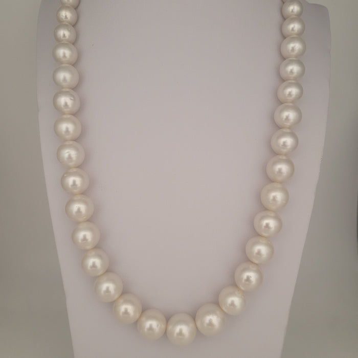White South Sea Pearls 7.80-13.70 mm Round Very High Luster 18K Gold Clasp