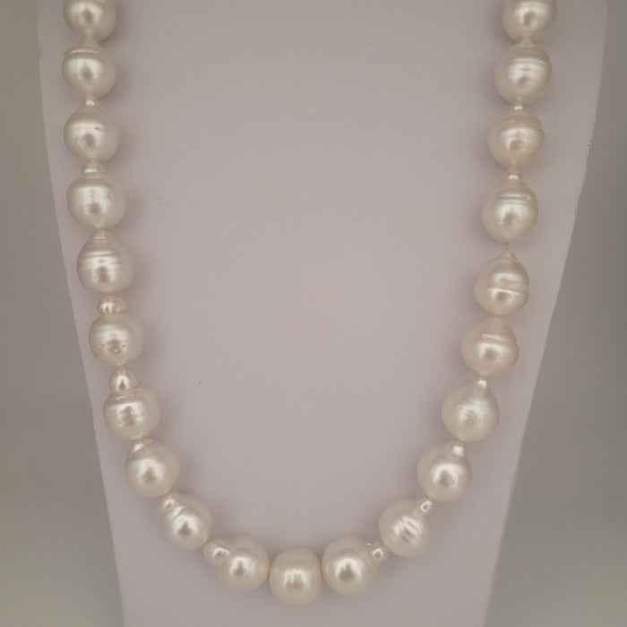 White South Sea Pearls 10-13 mm 18K Gold Clasp