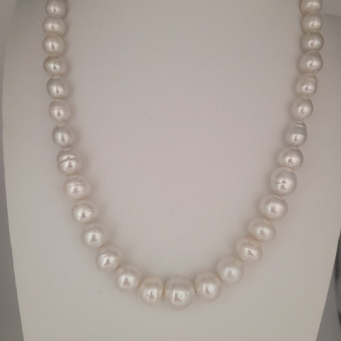 White South Sea Pearls 9-13 mm 18K Gold Clasp