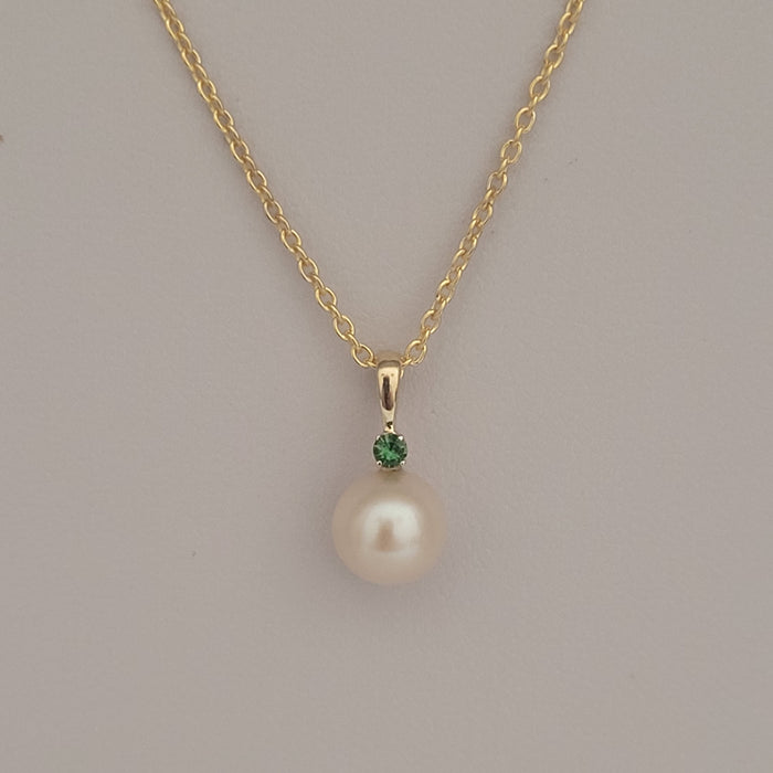 Cultured Pearl AAA 8 mm Round, Gold 9K Emerald Precious Stone,