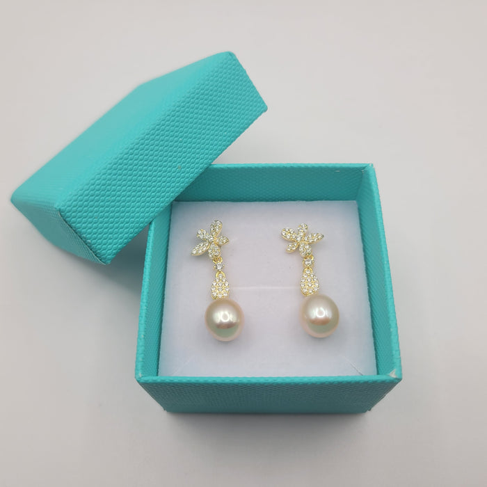 Cultured Pearl Earrings 8 mm Tear-Drop Natural Color in Silver 925