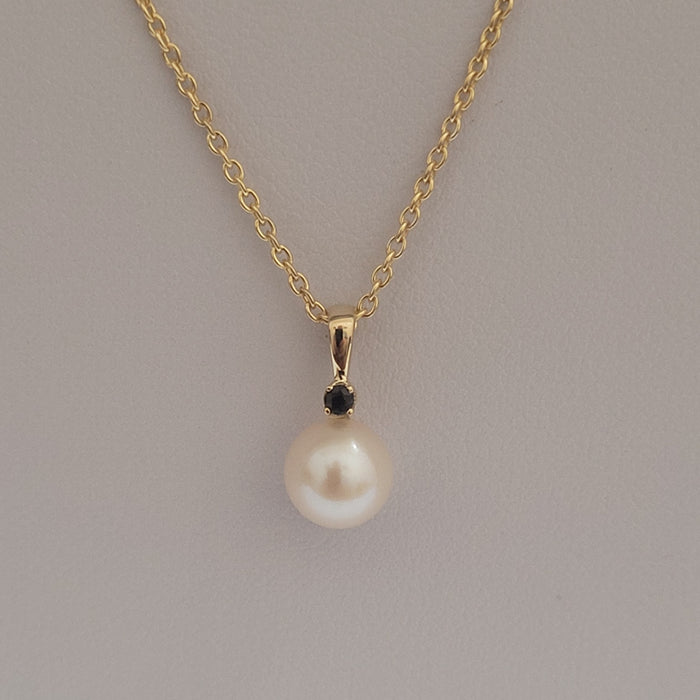 Cultured Pearl 8 mm AAA 9K Gold Sapphire Precious Stone