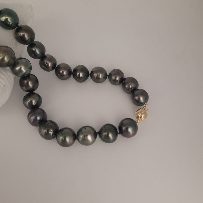 Tahiti Pearls Necklace 12-13 mm Excellent Luster 18K Gold Clasp