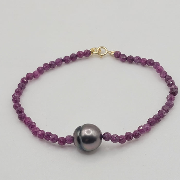 Tahiti Pearl Bracelet and Rubies Precious stones 18K Gold clasp