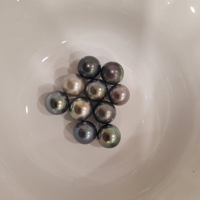 Tahiti Pearls 14 mm Natural Multicolor Round & Very High Luster