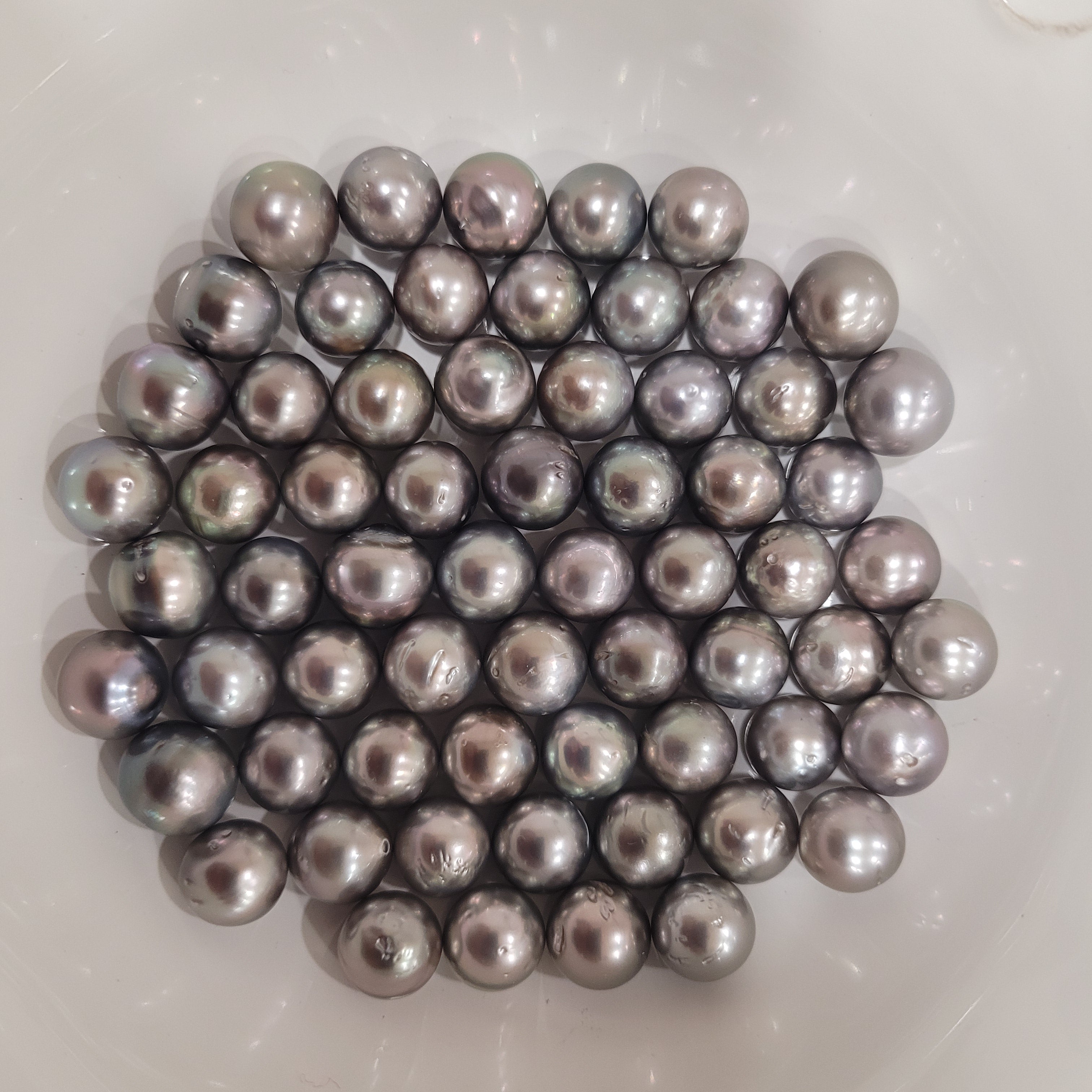 Tahiti Pearls 9-10 mm Silver Color Very High Luster