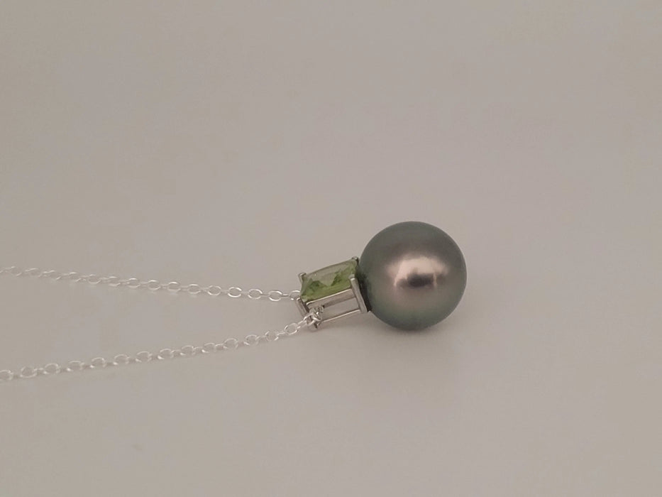Pendant Necklace Tahiti Pearl 9 mm AAA, Precious Stone, 18K Solid Gold | The South Sea Pearl |  The South Sea Pearl