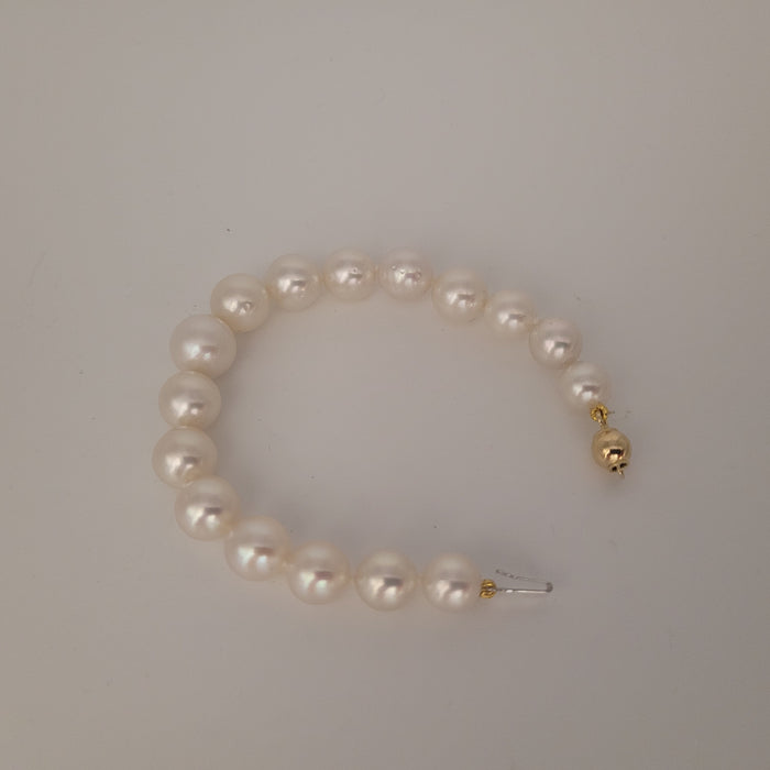 South Sea Pearls Bracelet & 18K Yellow Gold Clasp