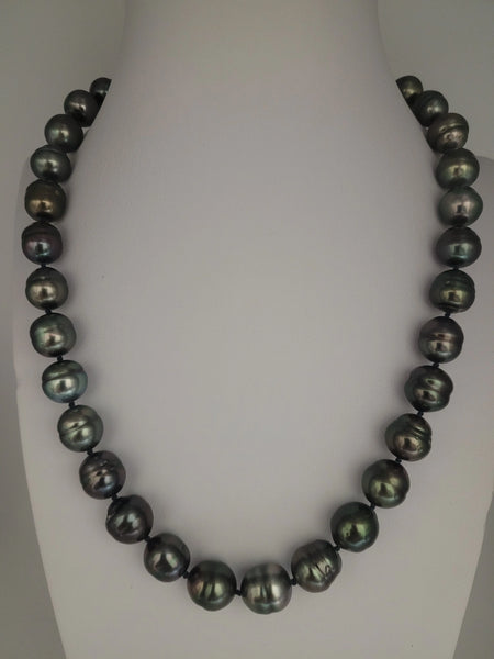 Tahiti Pearl Necklace of 10-10.80 mm Dark Natural Color and high Luster, 18K Gold clasp | The South Sea Pearl |  The South Sea Pearl