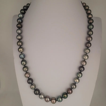 Tahiti Pearls Necklace 8-9 mm Excellent Luster 18K Gold Clasp | The South Sea Pearl |  The South Sea Pearl