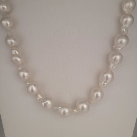 White South Sea Pearl 10-12 Baroque Shape Very High Luster 18K Gold Clasp | The South Sea Pearl |  The South Sea Pearl