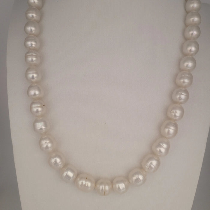 White South Sea Pearls 10-11 mm 18K Gold Clasp | The South Sea Pearl |  The South Sea Pearl