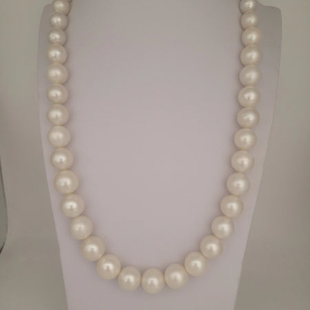 White South Sea Pearls 10-12 mm Round 18K Gold Clasp | The South Sea Pearl |  The South Sea Pearl