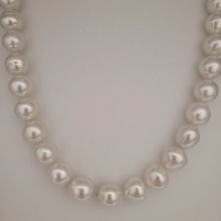 White South Sea Pearls 10-13 mm Very High Luster 18K Gold Clasp | The South Sea Pearl |  The South Sea Pearl