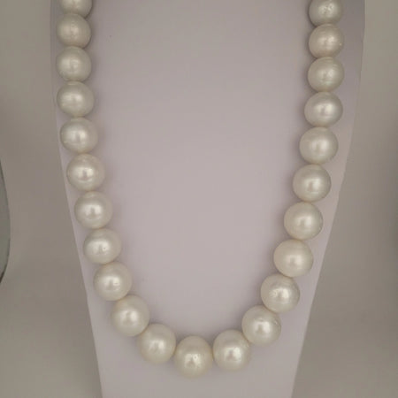 White South Sea Pearls 14-18 mm Round 18K Gold Clasp | The South Sea Pearl |  The South Sea Pearl