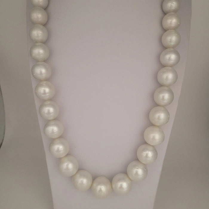 White South Sea Pearls 14-18 mm Round 18K Gold Clasp | The South Sea Pearl |  The South Sea Pearl