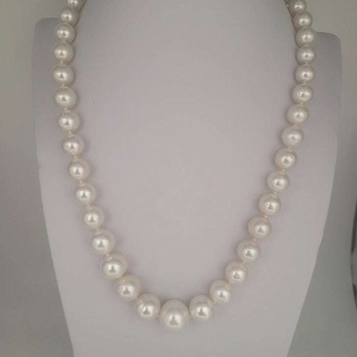 White South Sea Pearls Near-Round High Luster 18K Gold Clasp | The South Sea Pearl |  The South Sea Pearl