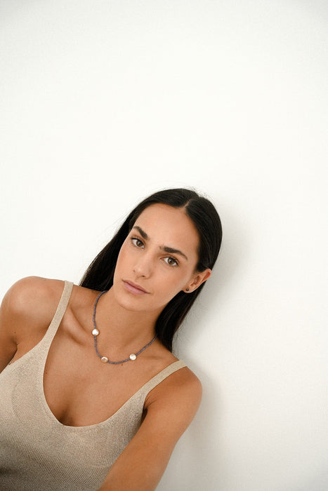 Collar de Tanzanita de 3 mm redonda tallada con Perlas Cultivadas, Cierre de Oro 18K - MIMUKA