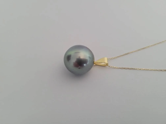 Tahiti Pearl 14 mm Silver- Green Natural Color, 18 Karat Solid Gold Pendant Necklace -  The South Sea Pearl