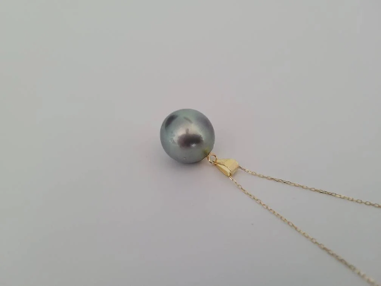 Tahiti Pearl 14 mm Silver- Green Natural Color, 18 Karat Solid Gold Pendant Necklace -  The South Sea Pearl