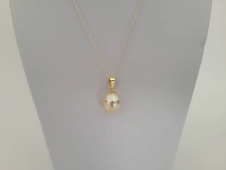 A Golden South Sea Pearl 14×12 Tear-Drop, High Luster, 18 Karat Solid Gold -  The South Sea Pearl