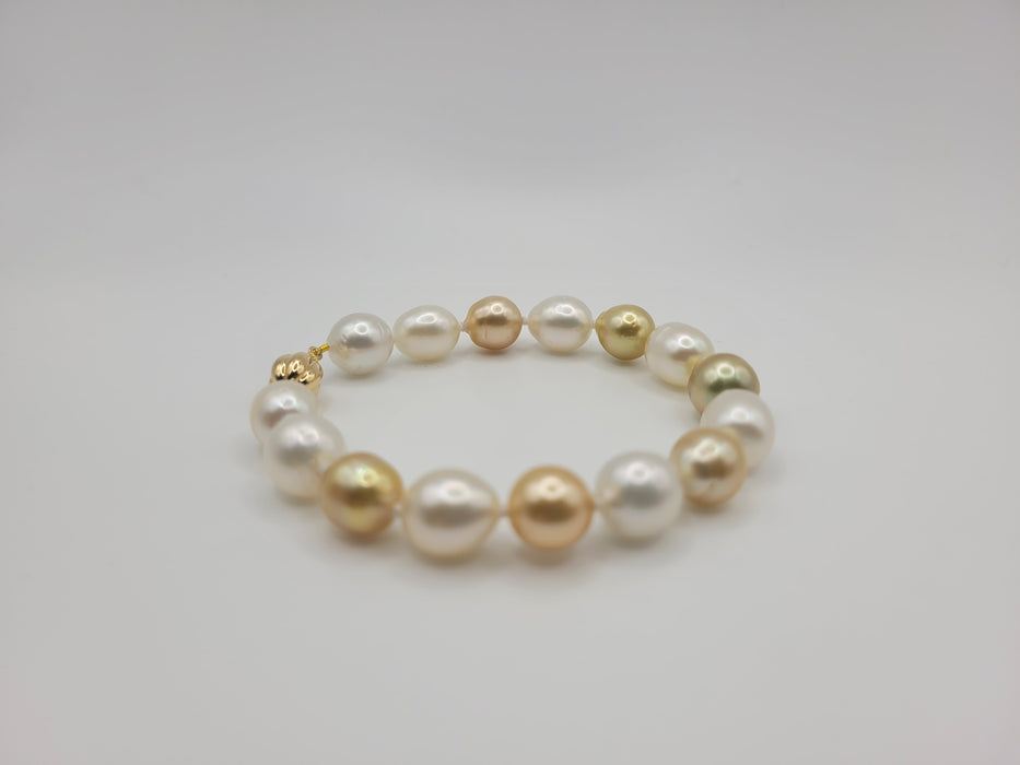 South Sea Pearls Bracelet White and Golden Color, 18 Karat Gold Clasp - Only at  The South Sea Pearl