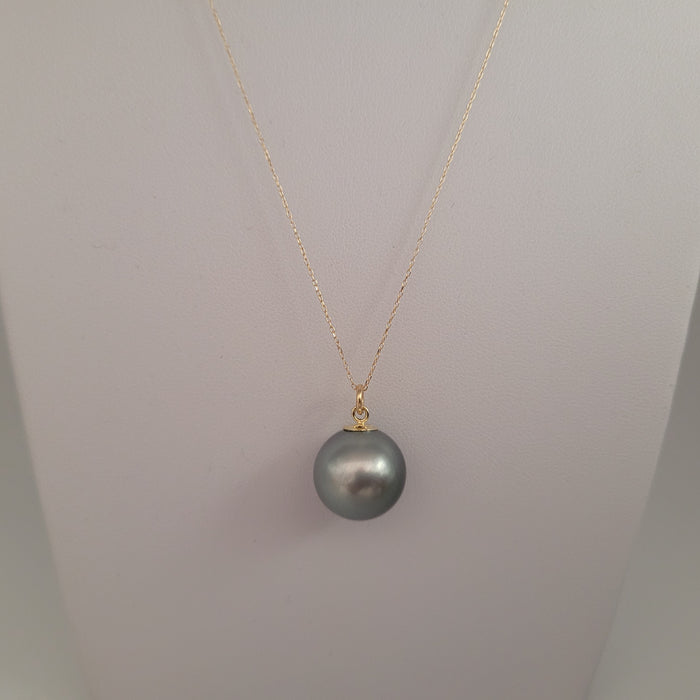 Pendant of Tahiti Pearl 13 mm Round, 18 Karat Solid Gold |  The South Sea Pearl |  The South Sea Pearl