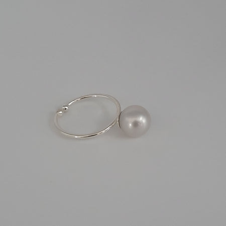 White South Sea Pearl 9 mm Ring Solitaire |  The South Sea Pearl |  The South Sea Pearl