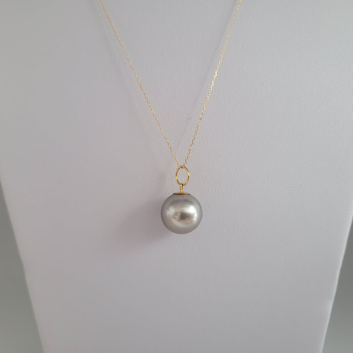 Tahiti Pearl Pendant 12 mm Round, 18 Karats Solid Gold |  The South Sea Pearl |  The South Sea Pearl