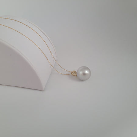 White South Sea Pearl Pendant 12 mm,  18 Karats Gold |  The South Sea Pearl |  The South Sea Pearl
