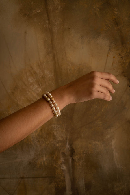 A Bracelet of White South Sea Pearls and 18 karat Solid Gold - Only at  The South Sea Pearl