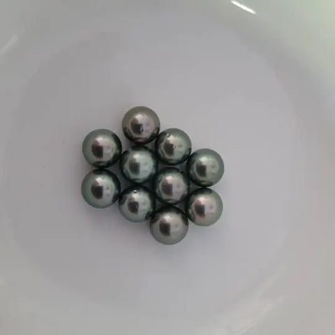 Loose Tahitian Pearls of Natural Color and High Luster, Size of 9-10 mm and Round Shape - The South Sea Pearl
