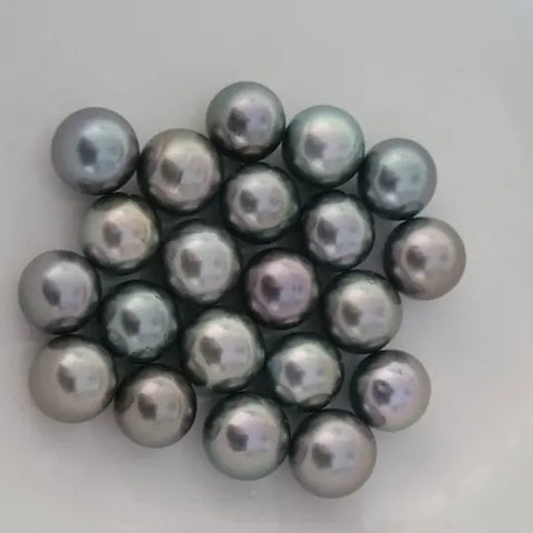 Loose Tahitian Pearls of Natural Color, Size of 10-11 mm (Pinctada margaritifera) - The South Sea Pearl