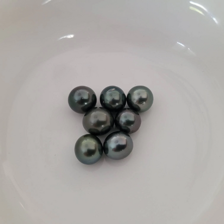 Loose Tahitian Pearls of Natural Color and High Luster 11-12 mm -  The South Sea Pearl