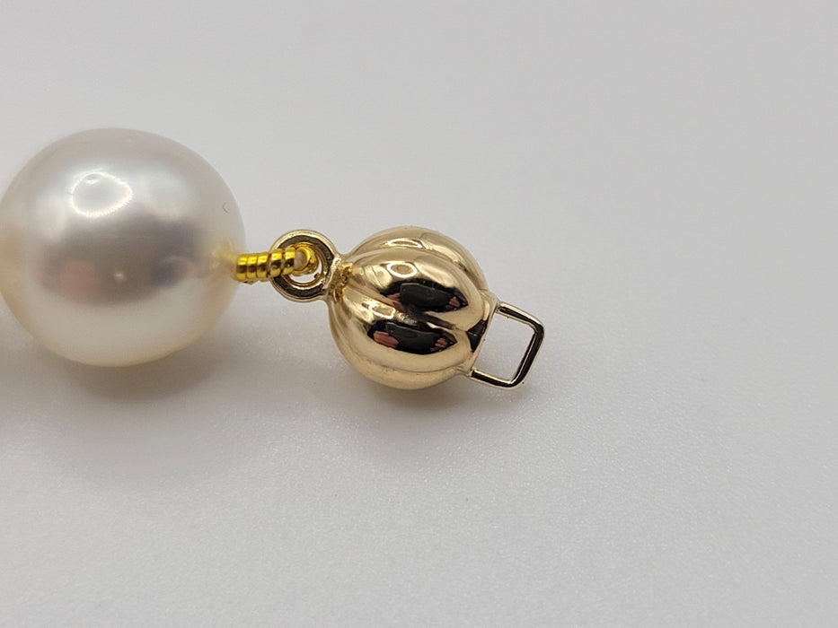 A South Sea Pearl Bracelet 8-10 mm 18 Karat Gold Clasp - The South Sea Pearl