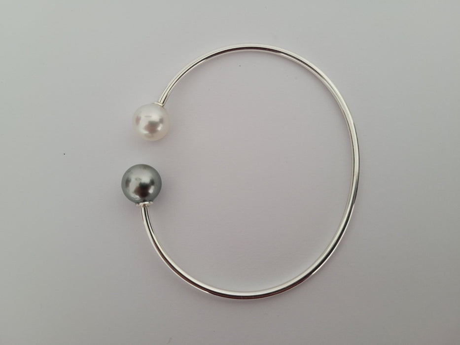 Bangle of Tahiti Pearl & White South Sea Pearl 9-10 mm - Only at  The South Sea Pearl