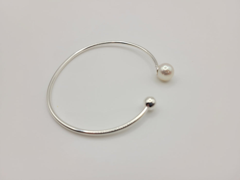 South Sea Pearl Bangle 9 mm Round White Color and High Luster - Only at  The South Sea Pearl