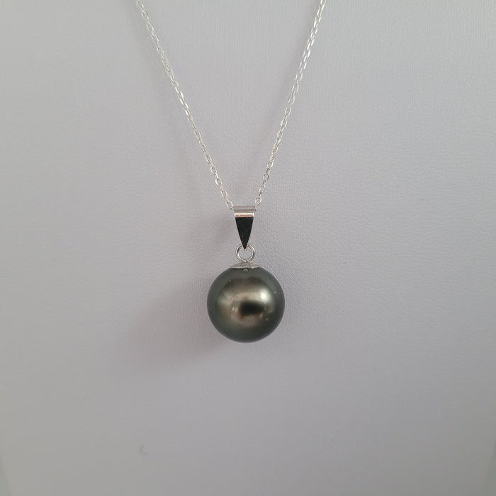 Pendant of a Tahiti Pearl 12 mm Round Dark Color High Luster |  The South Sea Pearl |  The South Sea Pearl